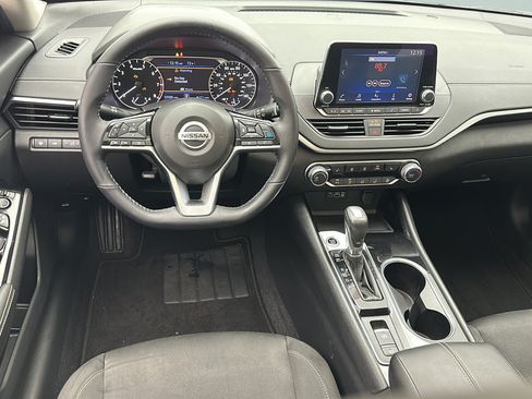 Used 2021 Nissan Altima 2.5 SV w/ SV Premium Package FWD image 11