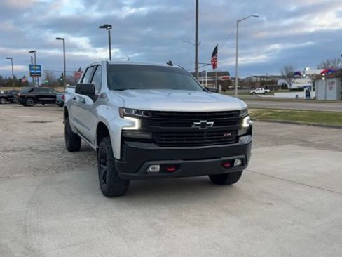 Used 2021 Chevrolet Silverado 1500 LT Trail Boss w/ Convenience Package II image 3