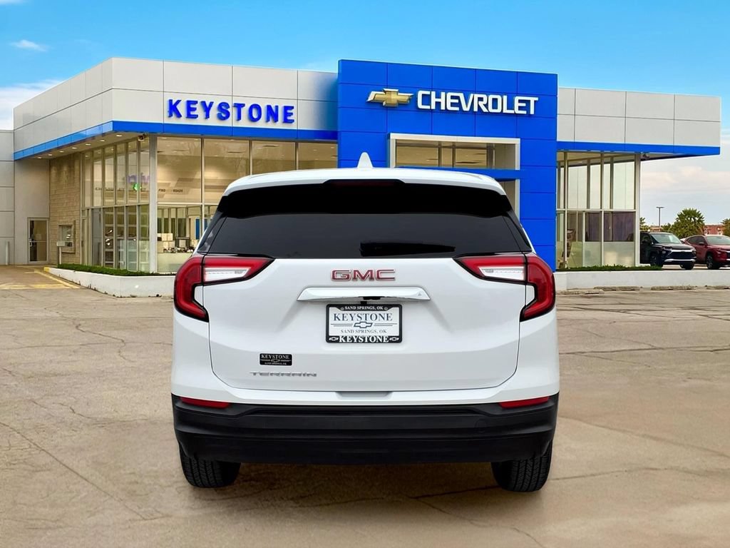 Used 2024 GMC Terrain SLE FWD image 6