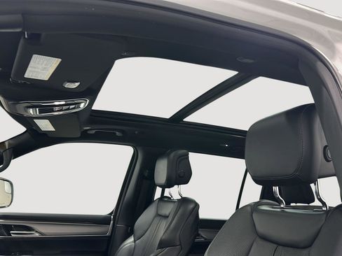 Used 2024 Jeep Wagoneer Series II image 22