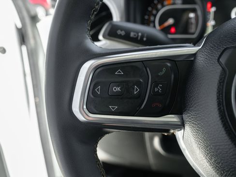 Used 2024 Jeep Wrangler Sahara image 18