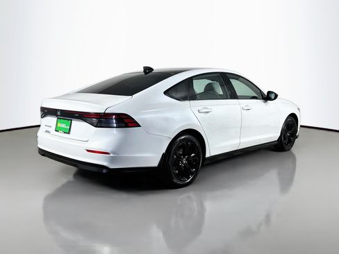 Used 2025 Honda Accord SE image 10