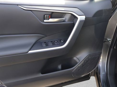 Certified 2025 Toyota RAV4 XLE w/ Convenience Package image 24