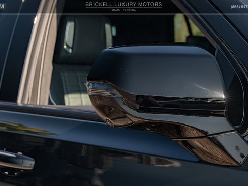 Used 2025 Cadillac Escalade V image 70