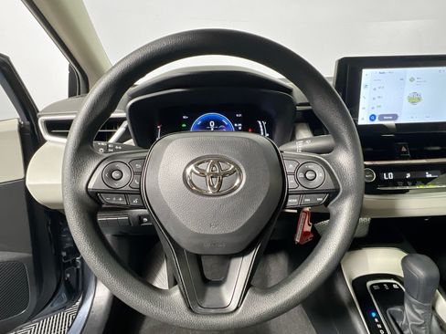 Used 2026 Toyota Corolla LE FWD image 17