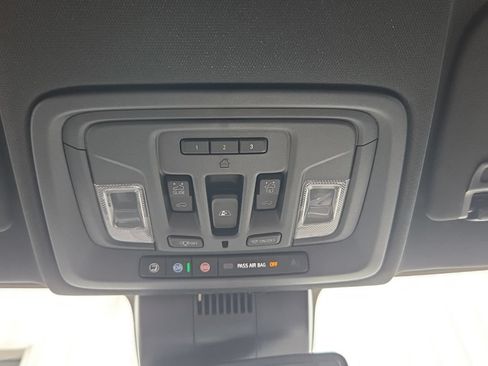 Used 2024 Chevrolet Silverado 1500 High Country w/ High Country Premium Package AWD/4WD image 38