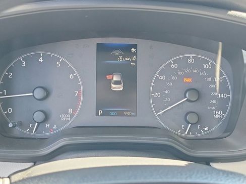 Used 2025 Toyota Corolla LE image 32