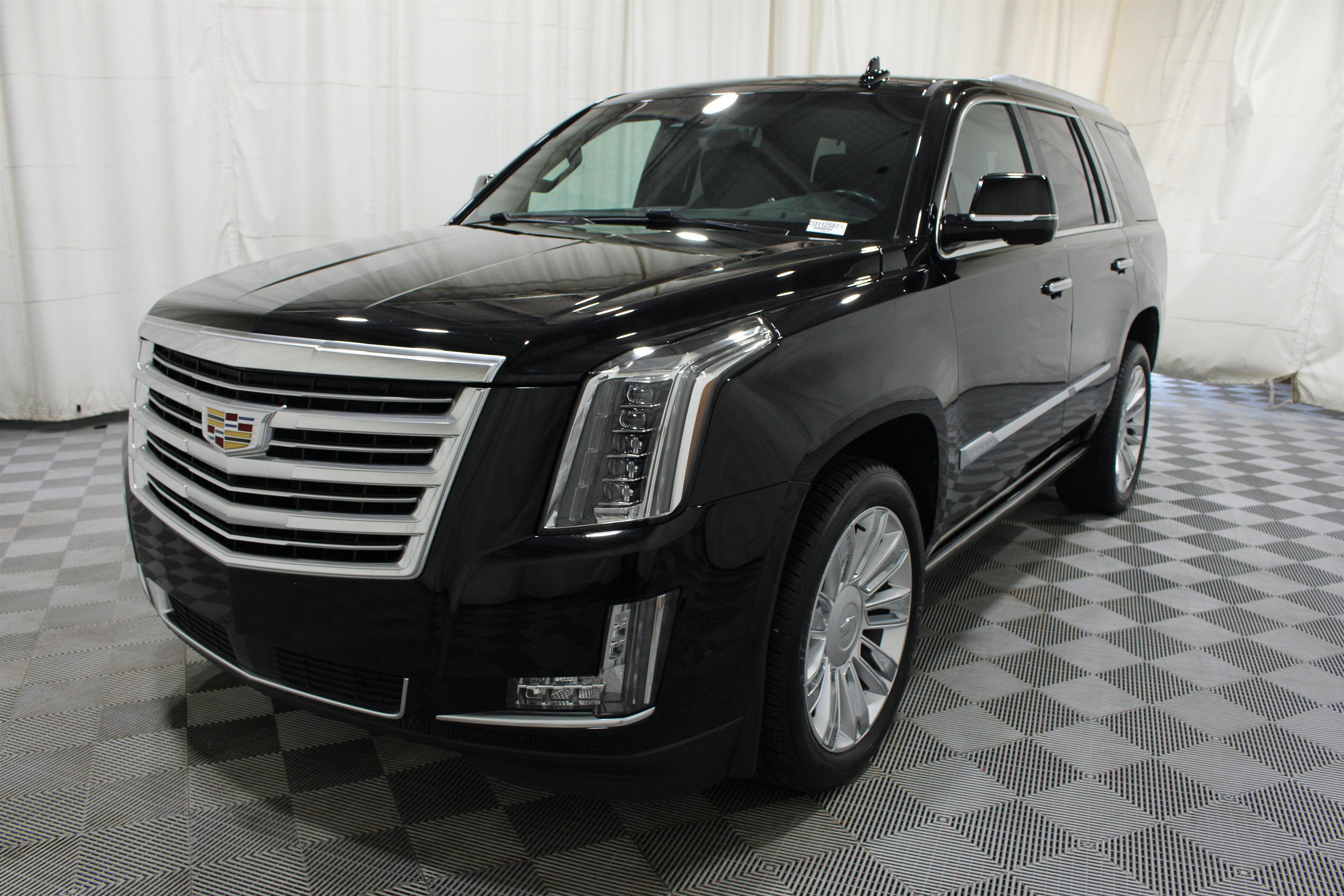 Used 2018 Cadillac Escalade Platinum AWD/4WD image 39
