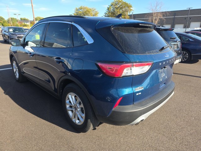 Used 2020 Ford Escape SE FWD image 2
