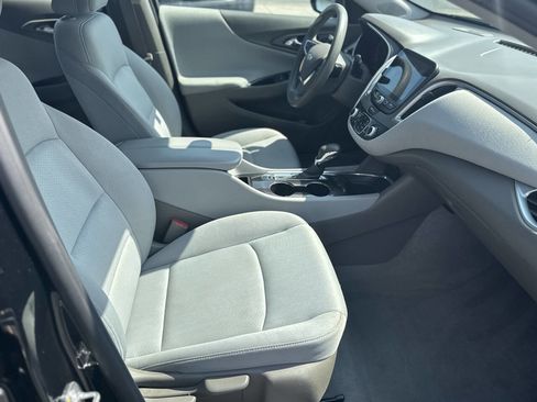 Used 2022 Chevrolet Malibu LT image 24