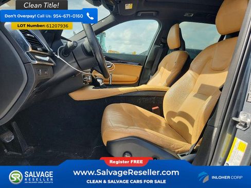 Used 2018 Volvo XC90 T6 Momentum w/ Momentum Plus Package AWD/4WD image 9