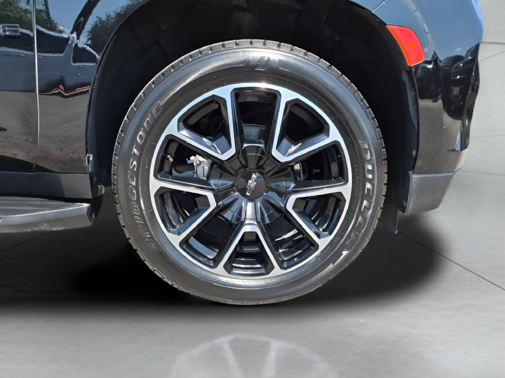 Used 2024 Chevrolet Tahoe RST w/ Luxury Package RWD image 13