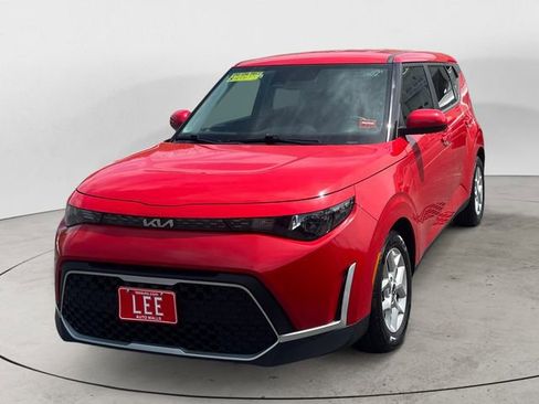 Used 2023 Kia Soul LX w/ LX Technology Package FWD image 1