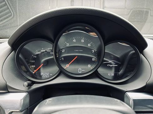 Used 2016 Porsche Cayman RWD image 25