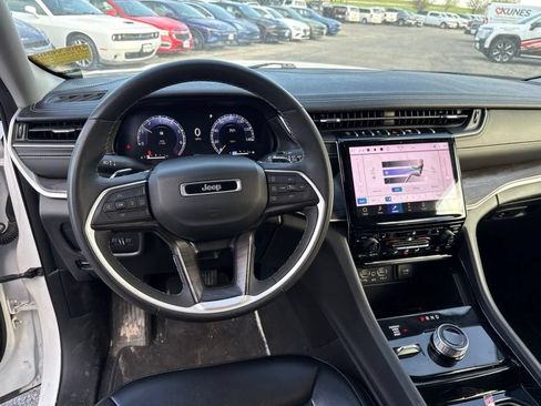 Used 2023 Jeep Grand Cherokee Limited AWD/4WD image 15