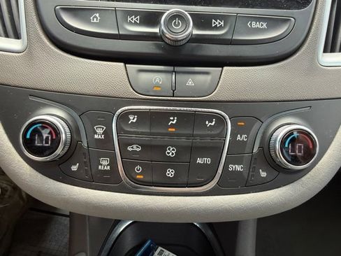 Used 2023 Chevrolet Malibu LT FWD image 27
