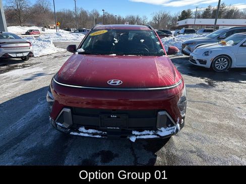 Certified 2025 Hyundai Kona SEL image 8