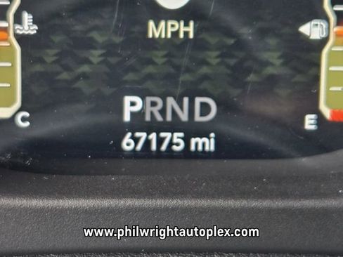 Used 2018 Jeep Wrangler Unlimited Sahara image 30