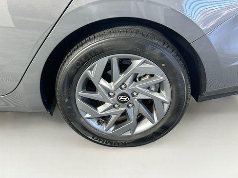 Used 2024 Hyundai Elantra SEL FWD image 11