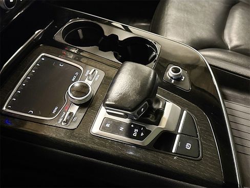 Used 2017 Audi Q7 3.0T Premium Plus w/ Premium Plus Package image 19