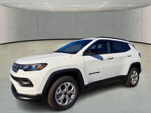 New 2026 Jeep Compass Latitude image 1