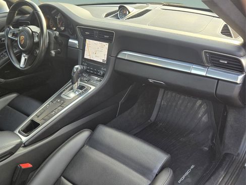Used 2019 Porsche 911 Turbo image 2