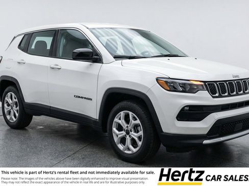 Used 2025 Jeep Compass Latitude image 1