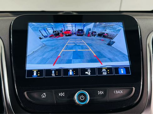 Used 2024 Chevrolet Equinox Premier AWD/4WD image 12