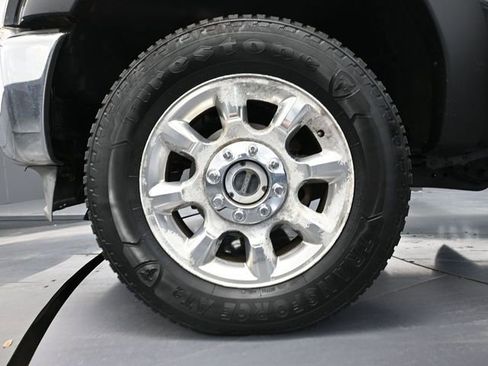 Used 2011 Ford F250 Lariat w/ Lariat Interior Pkg image 16