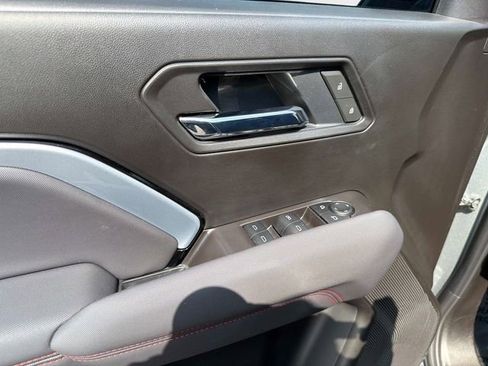 Used 2025 Chevrolet Colorado Z71 AWD/4WD image 18