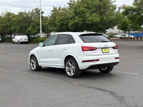 Used 2018 Audi Q3 2.0T Premium w/ Convenience Package AWD/4WD image 3