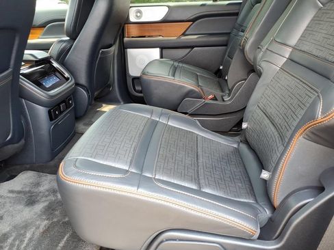 Used 2022 Lincoln Navigator Black Label AWD/4WD image 17