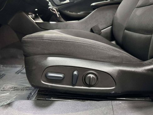 Used 2023 Chevrolet Malibu RS FWD image 27