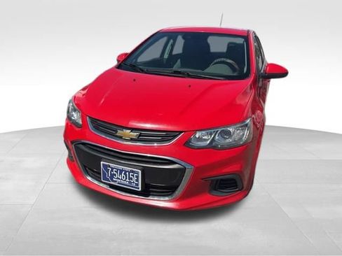 Used 2017 Chevrolet Sonic LT w/ Convenience Package FWD image 3