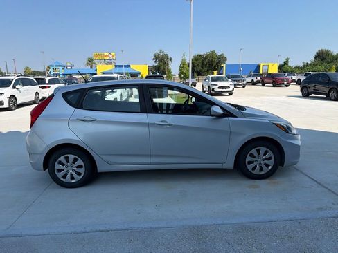Used 2017 Hyundai Accent SE FWD image 4
