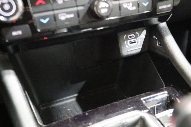 Used 2025 Jeep Compass Limited AWD/4WD image 26