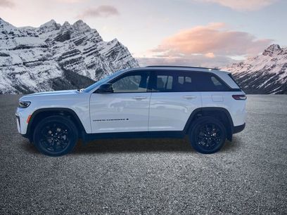 New 2026 Jeep Grand Cherokee Altitude