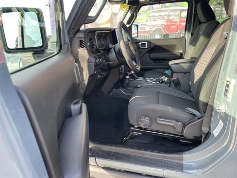 Used 2024 Jeep Wrangler Unlimited Rubicon 4xe w/ Technology Group image 14