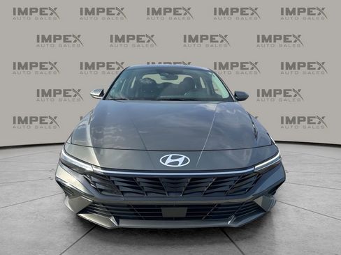Used 2025 Hyundai Elantra SEL image 8