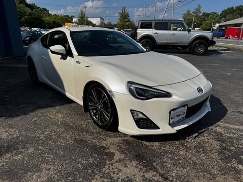 Used 2014 Scion FR-S RWD image 6