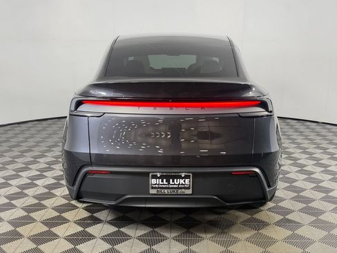 Used 2026 Tesla Model Y 2WD image 22