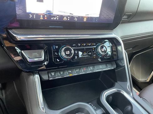 Used 2024 GMC Sierra 2500 Denali w/ Denali Reserve Package AWD/4WD image 18