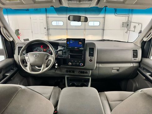Used 2014 Nissan NV 3500 SV w/ Technology Package RWD image 16