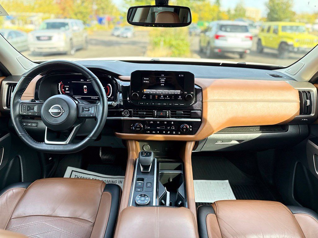 Used 2022 Nissan Pathfinder Platinum AWD/4WD image 22