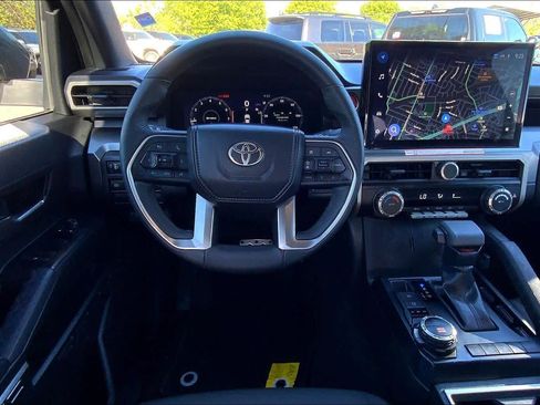 Used 2025 Toyota Tacoma TRD Sport image 6