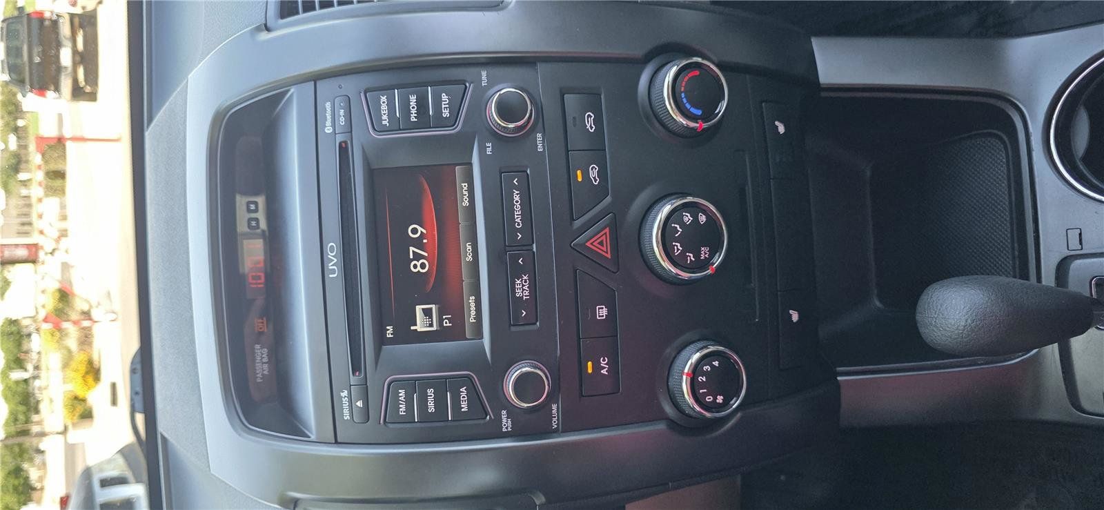 Used 2013 Kia Sorento LX w/ Convenience Pkg FWD image 18