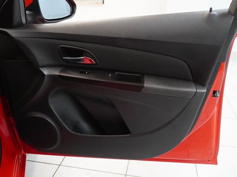 Used 2015 Chevrolet Cruze LT image 29
