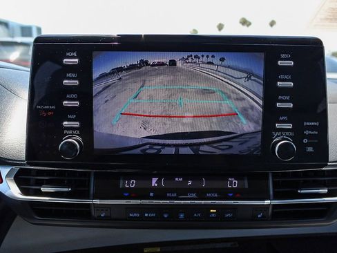 Used 2021 Toyota Sienna XLE w/ XLE Plus Package FWD image 24