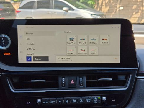Used 2024 Lexus ES 350 F Sport w/ Accessory Package (Z2) FWD image 17