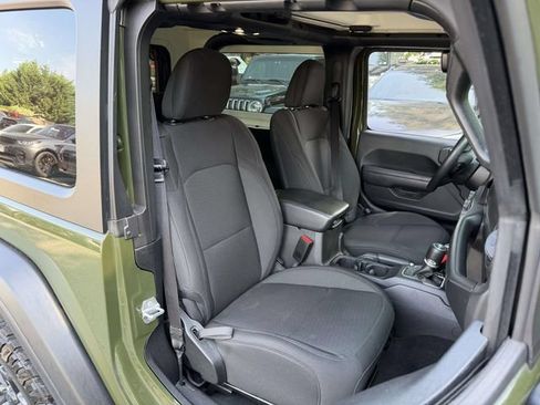 Used 2022 Jeep Wrangler Sport AWD/4WD image 12